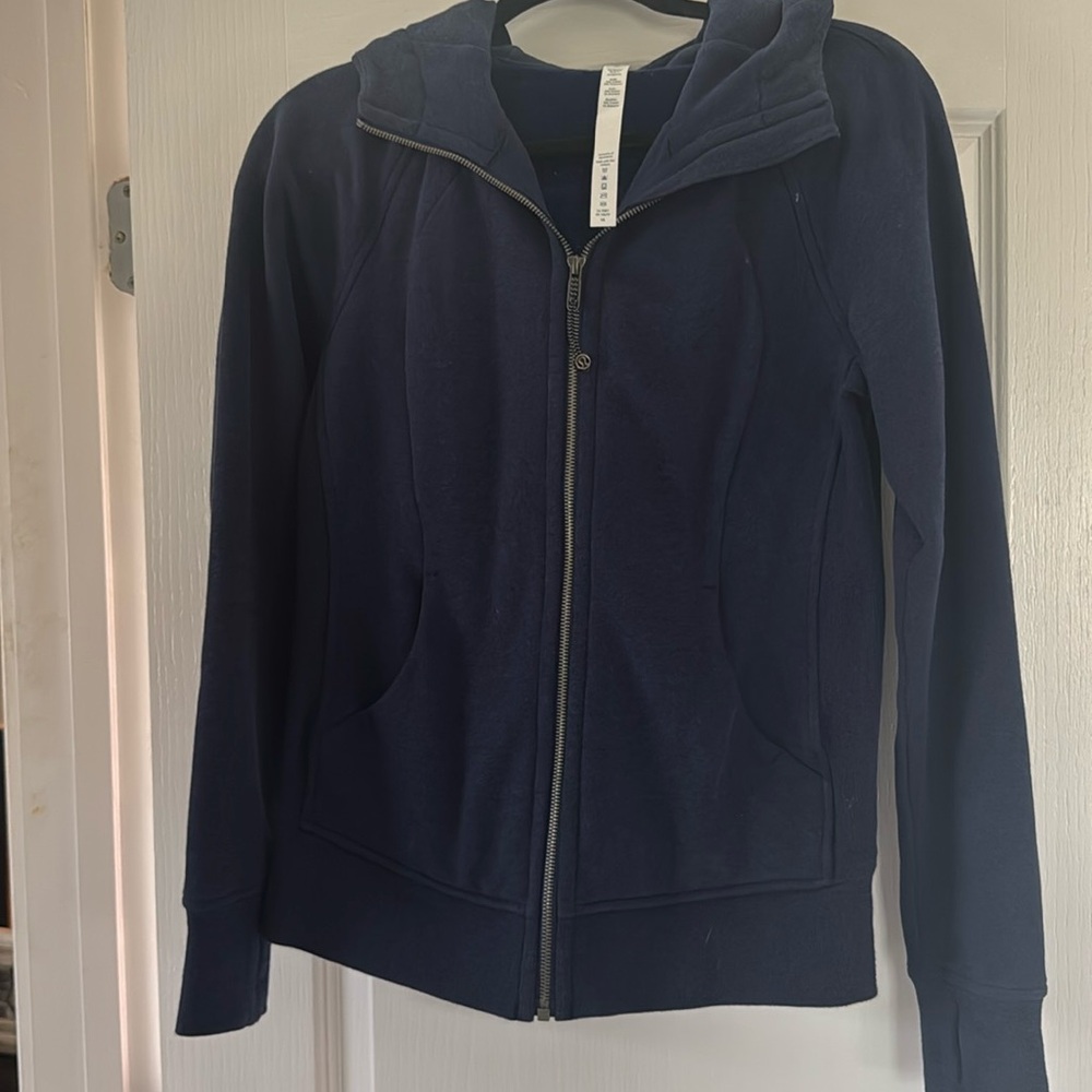 Like New authentic Lululemon Scuba Hoodie size 6